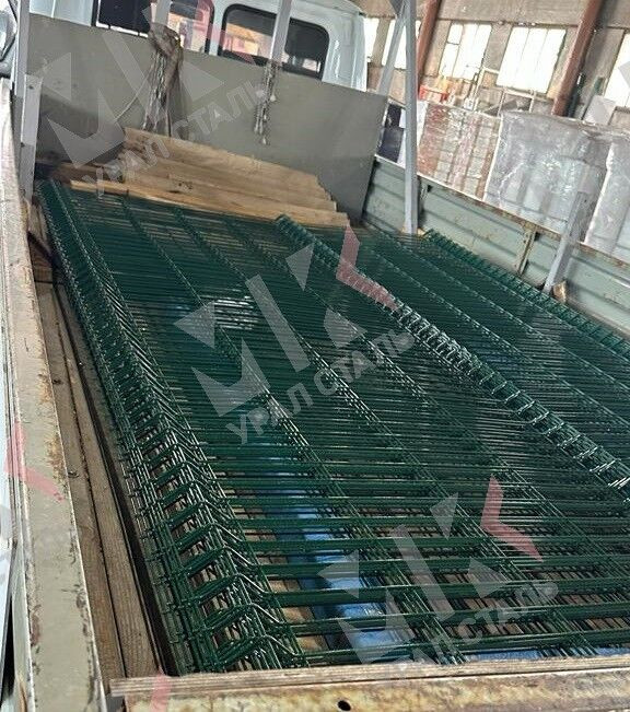 3D-Панели ограждения 4000х2500х5 секция RAL 6005