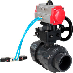 Кран шаровой BV4242E-FP-GRM-ISO Дн20 Ру10 полнопроходной, корпус - НПВХ, шар - НПВХ, уплотнение - EPDM, с пневмоприводом PA-DA-052, пневмораспределителем 4V320-10 AC220V и ручным дублером MON1-250-T26-ISO